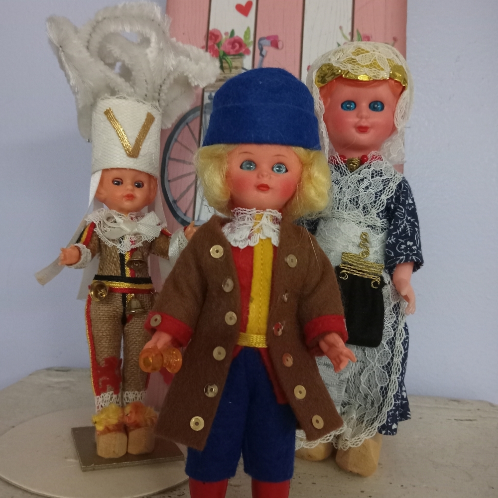 Dolls Vintage